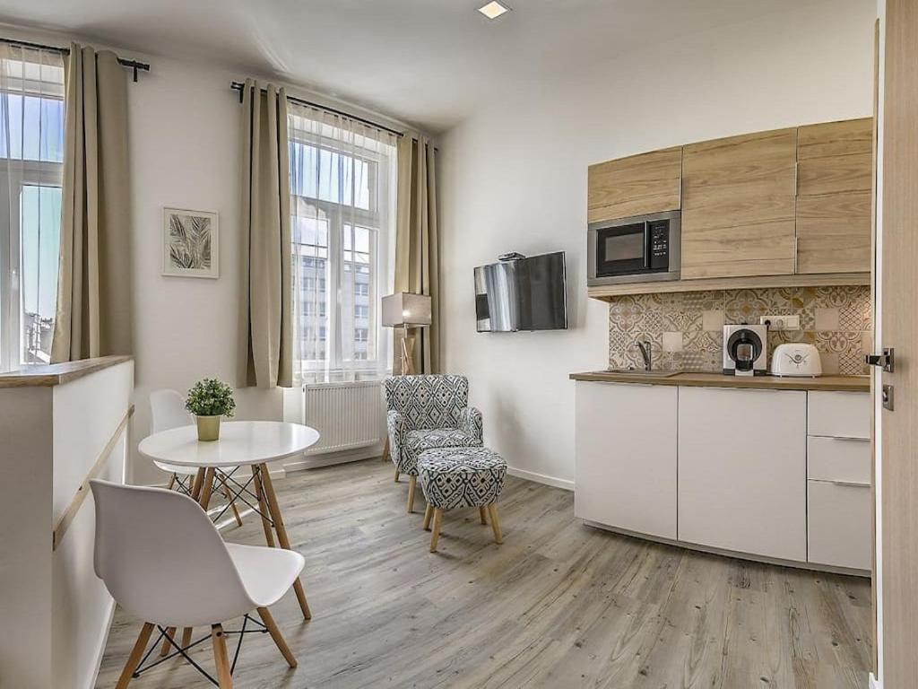 Glam Downtown Apartments Boedapest Buitenkant foto
